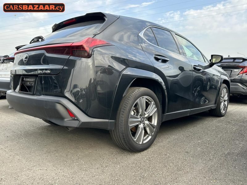 Lexus UX250H