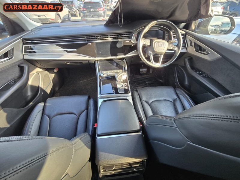 Audi Q8 55TFSi Quattro Debut Package